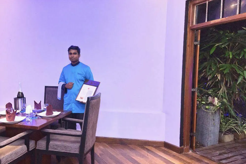 Waterland Otel Negombo