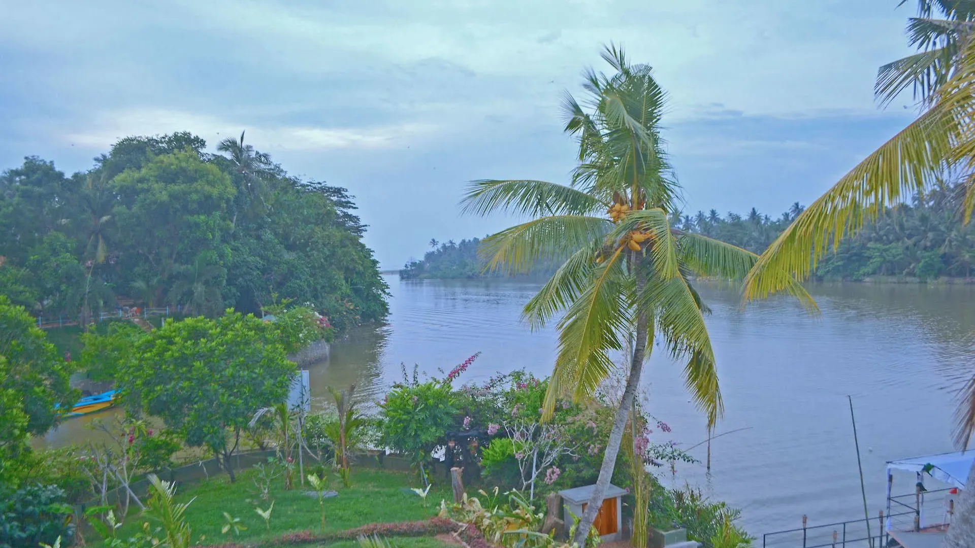 Waterland Otel Negombo
