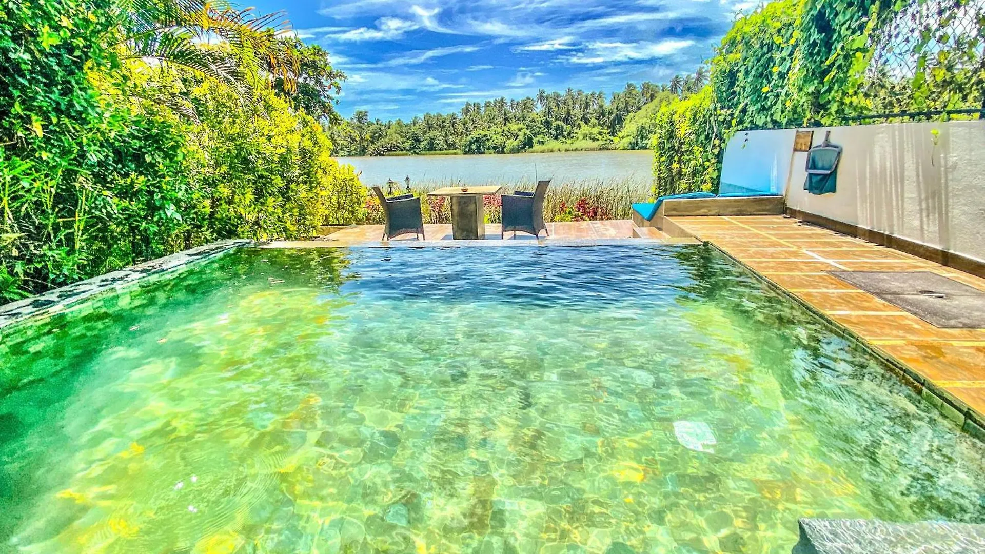 Hotel Waterland Negombo 5*,