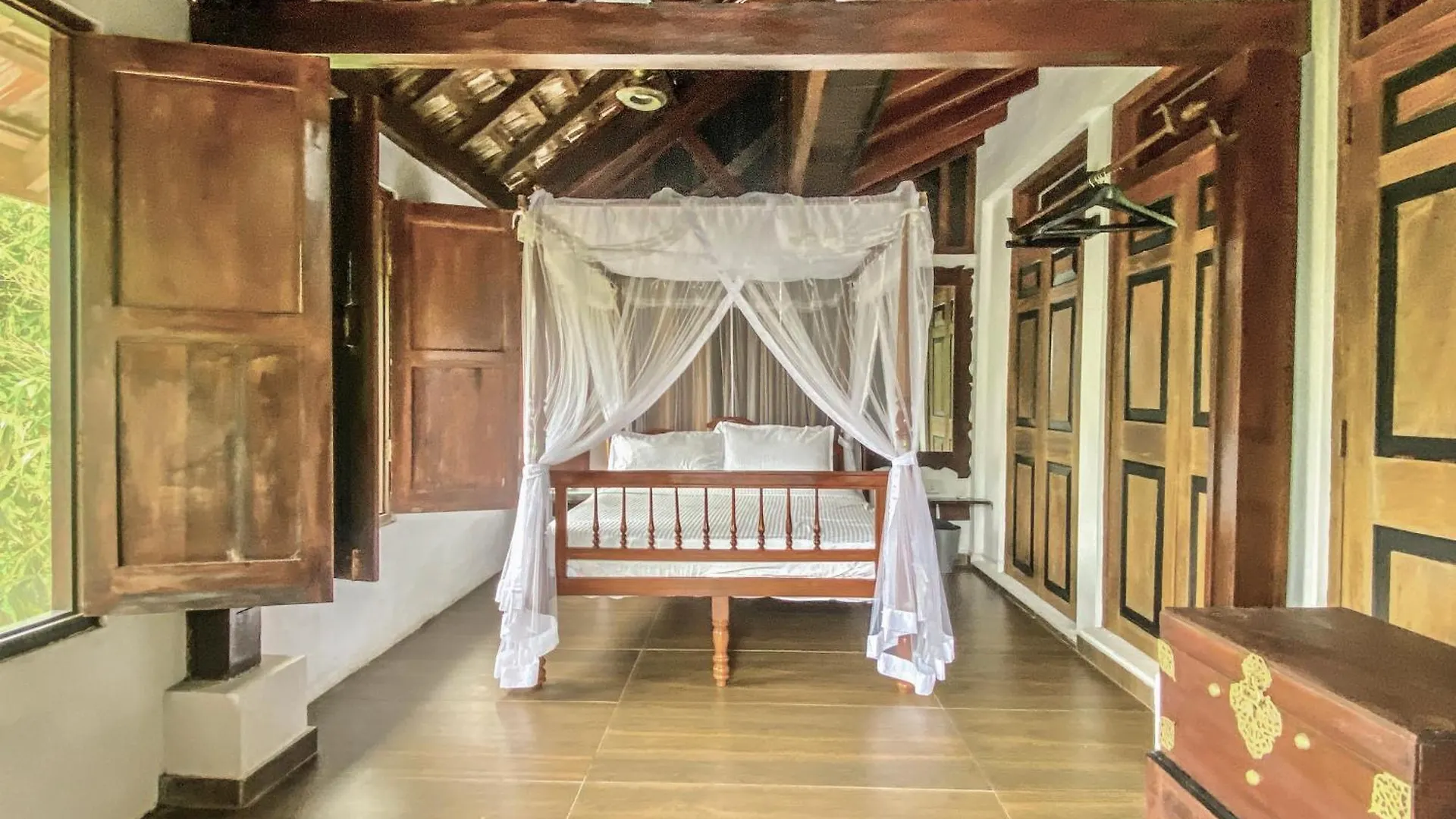 Hotel Waterland Negombo 5*,  Sri Lanka